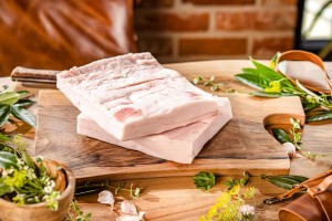 SŁONINA ZŁOTNICKA WĘDZONA (ok. 0,25 kg)