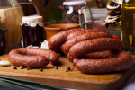 KIEŁBASA Z JAŁOWCEM (ok. 0,25 kg)